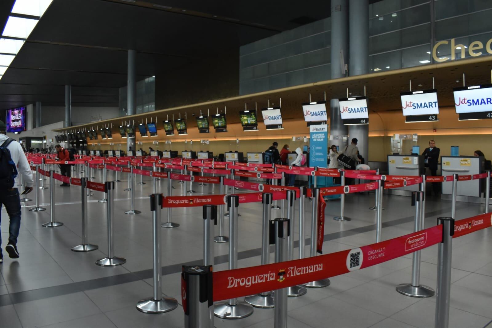 Crisis de pasajeros en el aeropuerto El Dorado