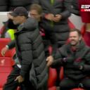 Jürgen Klopp sufrió curioso hecho en la celebración del cuarto gol de Liverpool