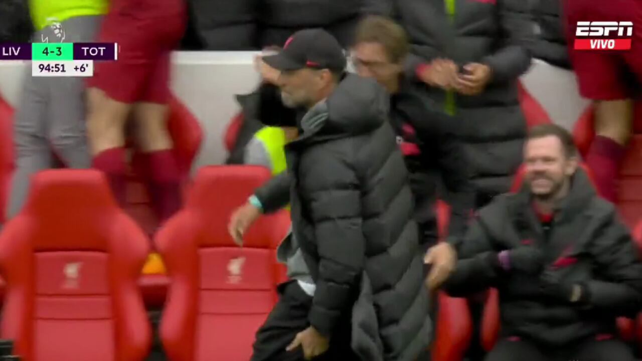 Jürgen Klopp sufrió curioso hecho en la celebración del cuarto gol de Liverpool