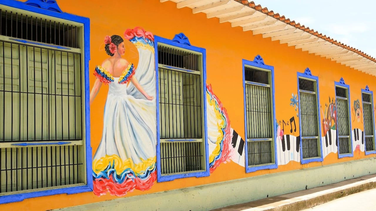 Sus calles son coloridas y coloniales, por lo que reciben muchos visitantes.