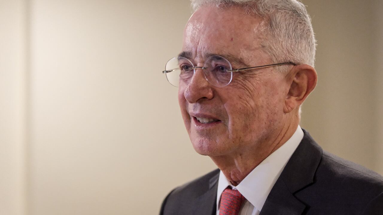 Álvaro Uribe Vélez.
