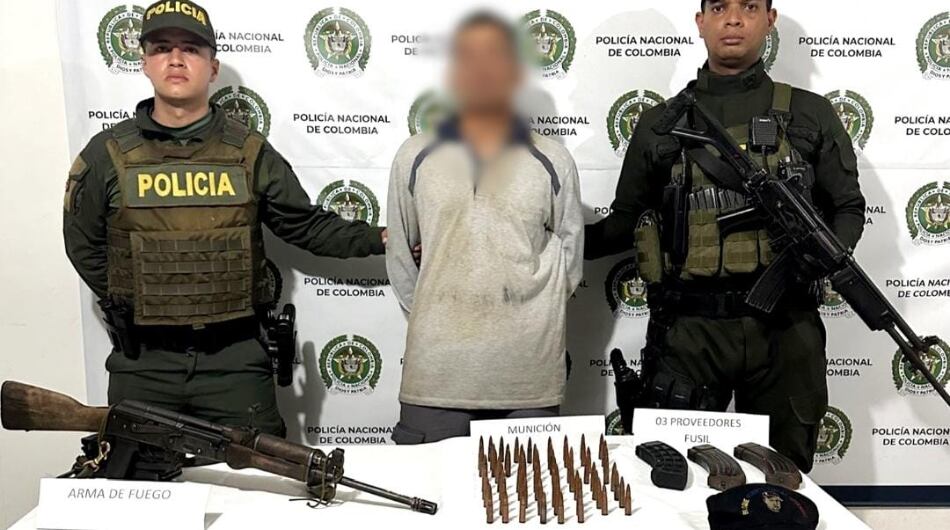 Hombre sorprendido con un fusil en El Bagre, Antioquia.