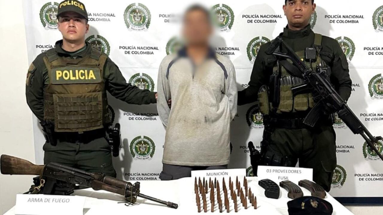 Hombre sorprendido con un fusil en El Bagre, Antioquia.