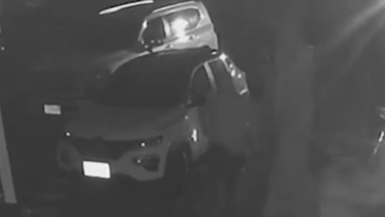 Este es el momento en el que sujetos armados llegan a la casa de Lyan Hortúa.