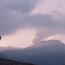 Los habitantes de la zona indican que así amaneció el volcán el 13 de abril