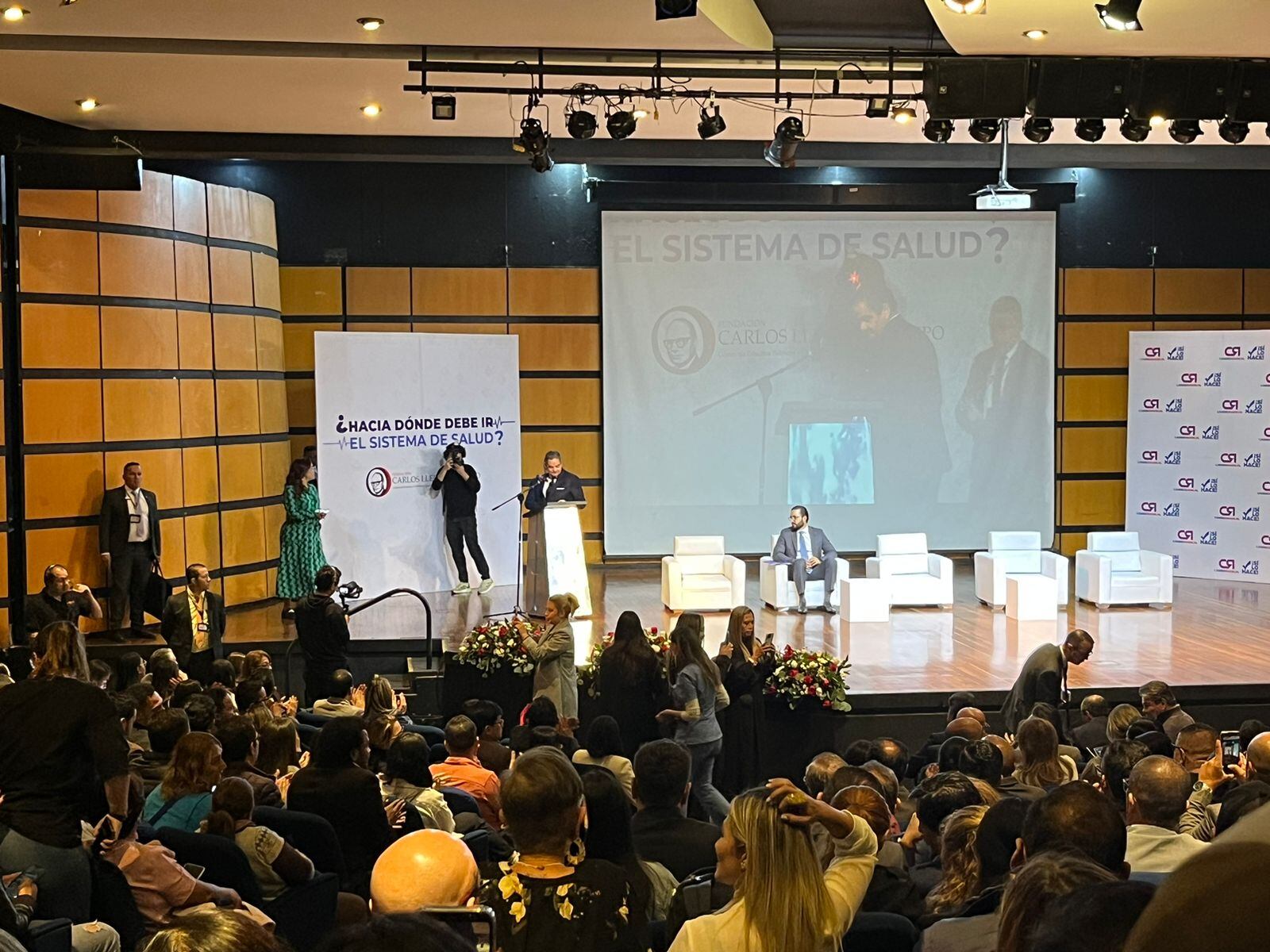 ¿Hacia dónde va el sistema de salud? Cambio Radical trata de responder esta pregunta en un conversatorio que adelanta en Bogotá.