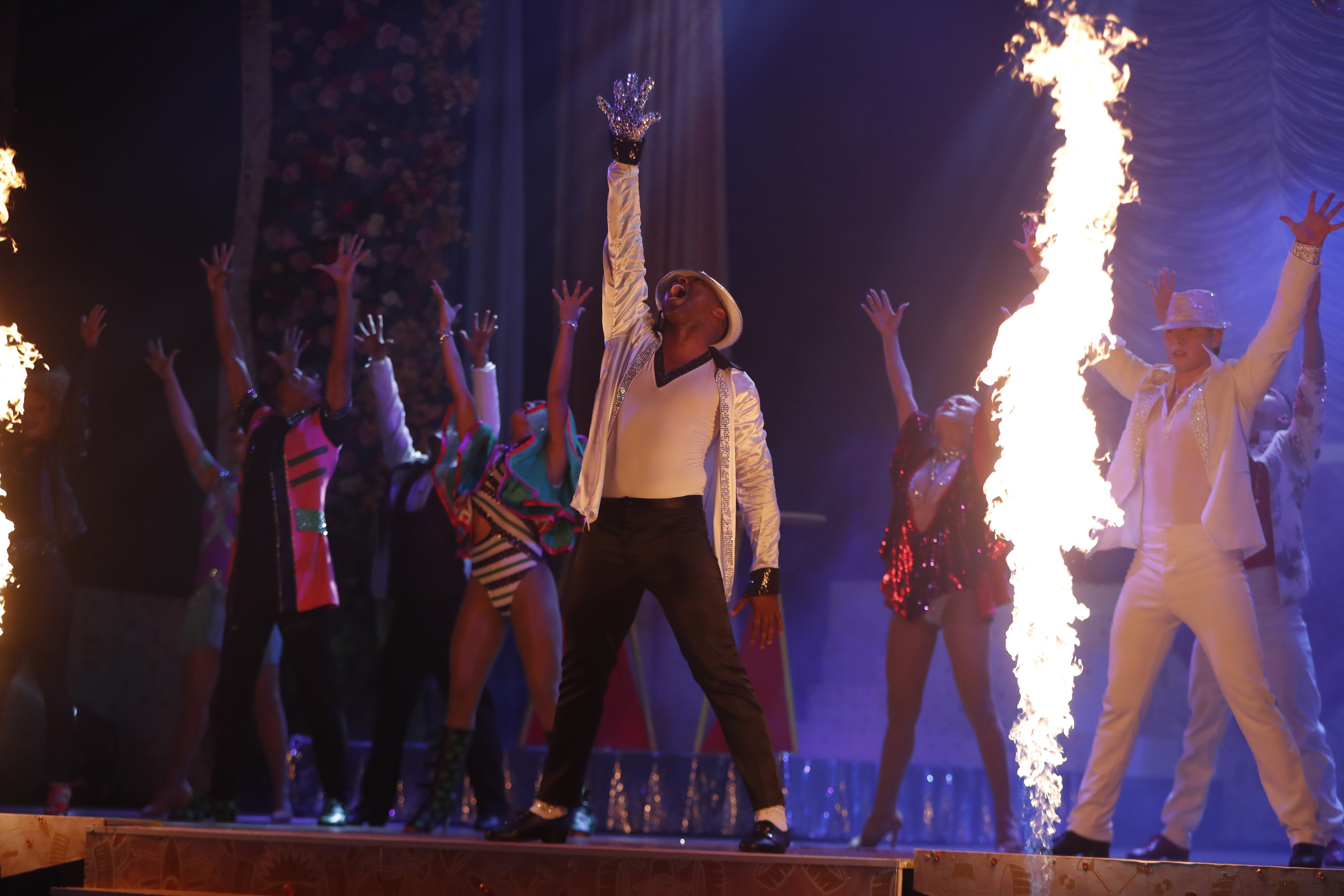 Delirio de Halloween, Salsa+Circo+Orquesta