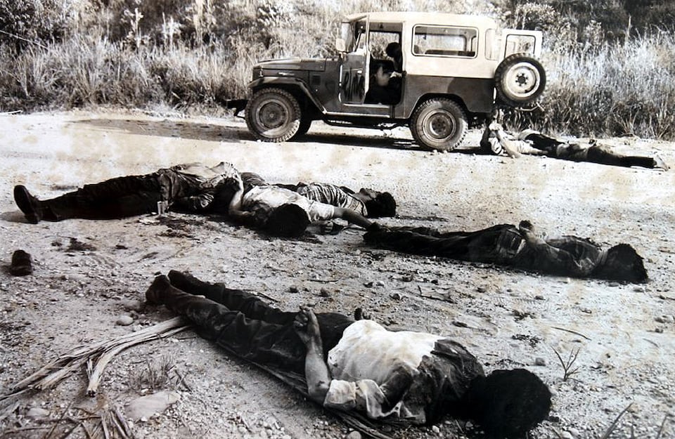 La Masacre de La Rochela ocurrió el 18 de enero de 1989, en inmediaciones del corregimiento de La Rochela, en el municipio colombiano de Simacota (Santander). La masacre fue perpetrada por paramilitares y murieron 12 de 15 funcionarios judiciales que investigaban varios delitos en la zona. (Foto: Jesús Villamizar/Vanguardia Liberal)
