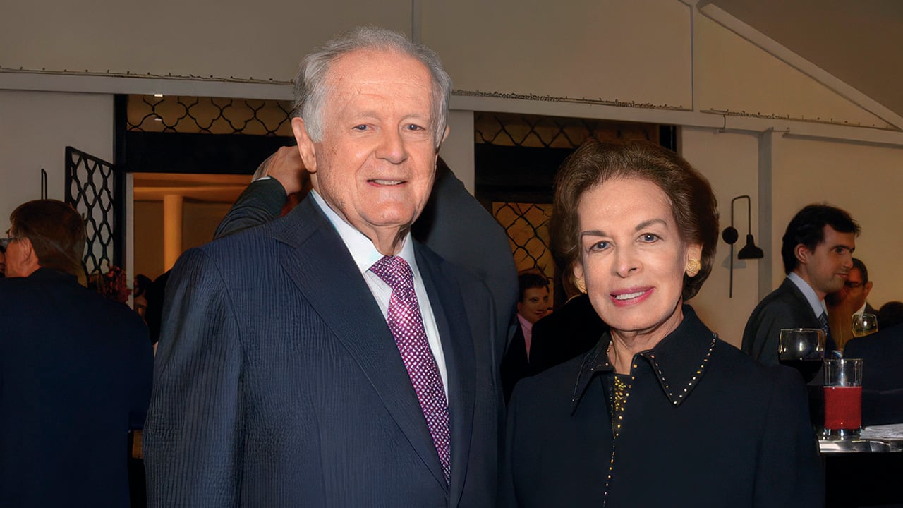 Luis Carlos Sarmiento Angulo y su esposa, Fanny Gutiérrez de Sarmiento, entregarán significativos aportes a la reconstrucción.