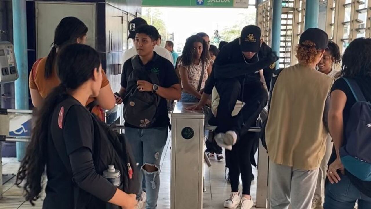 Colados en Transmetro.