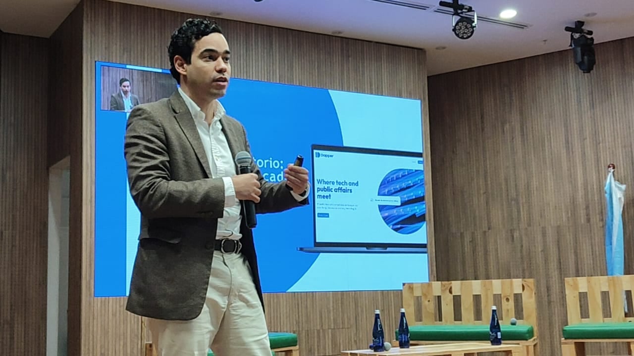 Esta startup colombiana convirtió el caos regulatorio latinoamericano en un negocio de datos e IA