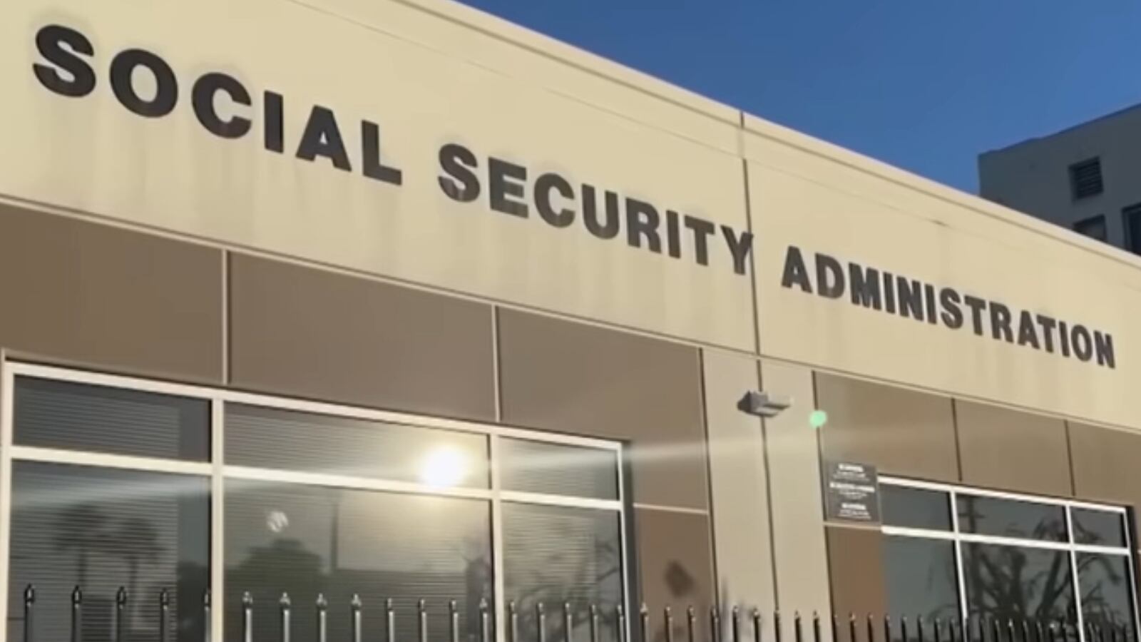 El cheque del Seguro Social subirá desde abril para algunos beneficiarios