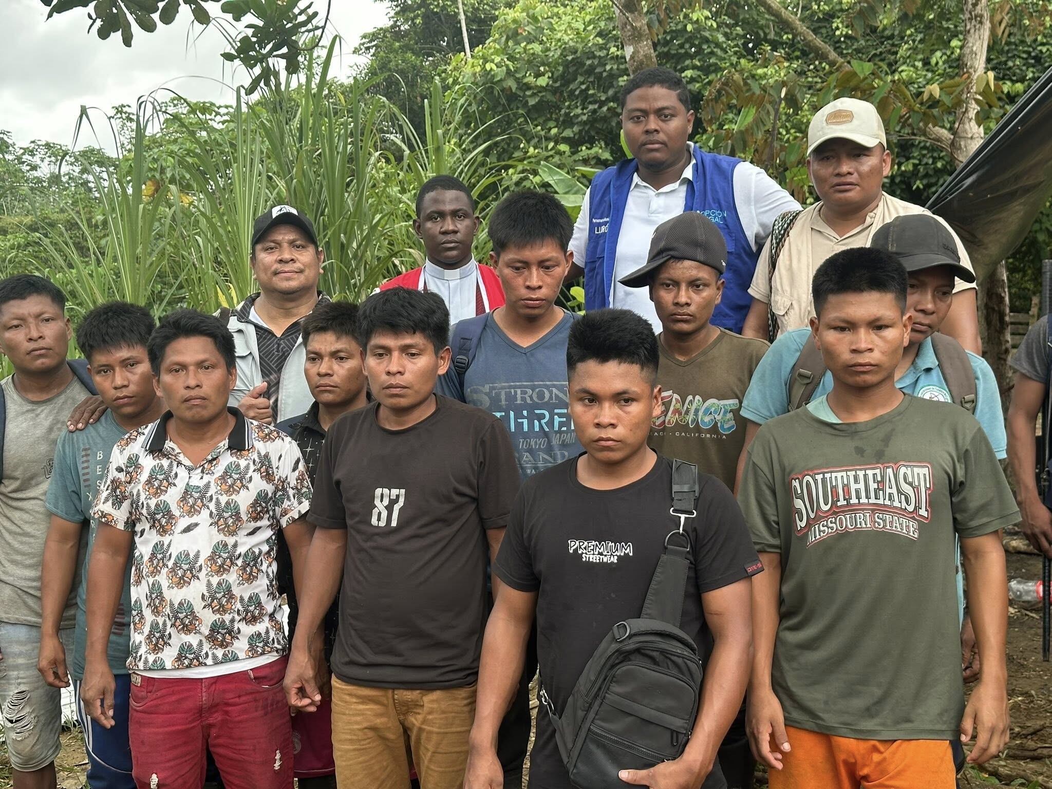 Según el personero de Lloró, diez docentes indígenas fueron detenidos sin orden judicial y posteriormente liberados.
