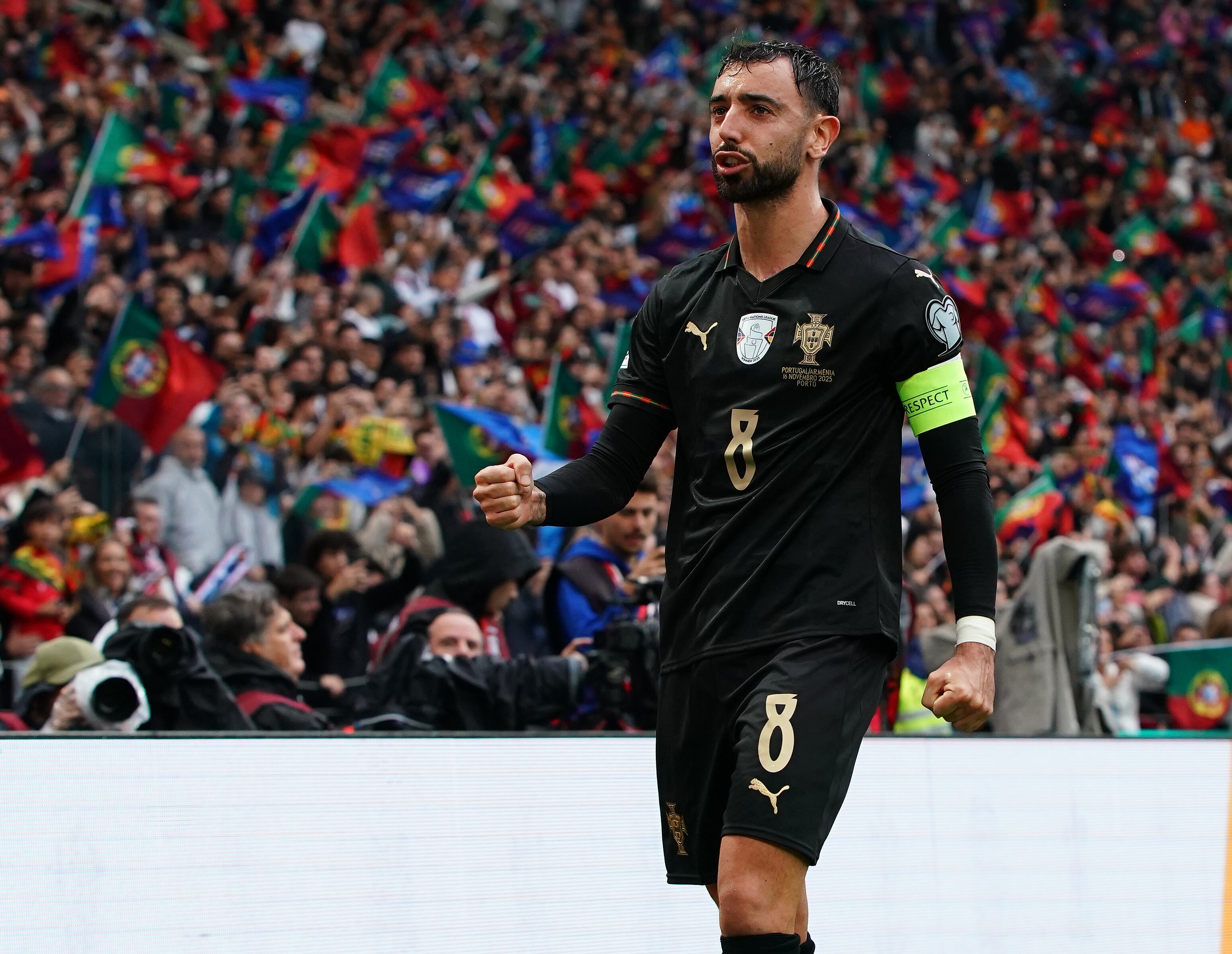 Bruno Fernandes, capitán y figura de Portugal ante Armenia.