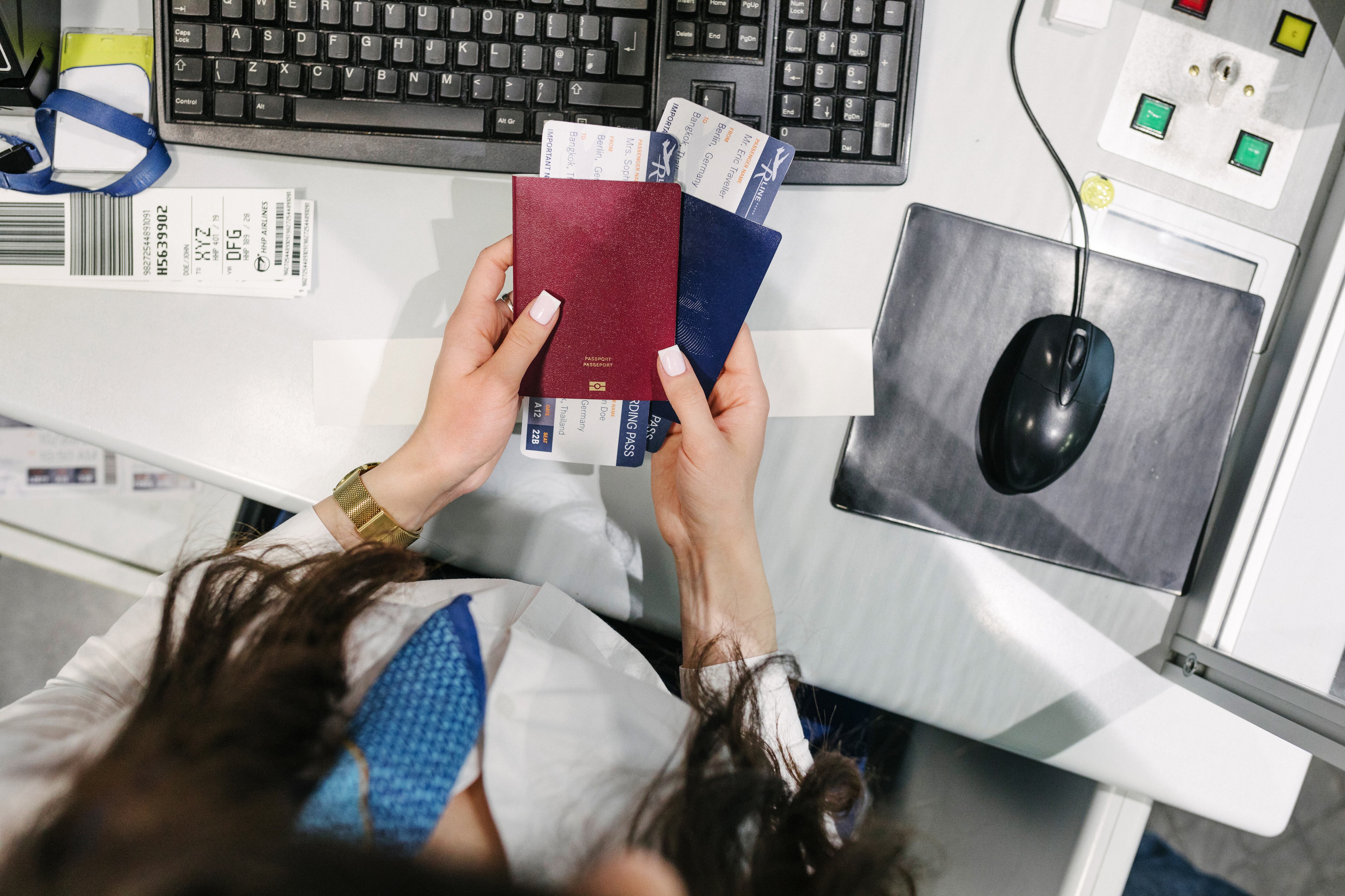 Alemania y Francia anunciaron que no permitiran a viajeros ingresar con este pasaporte teniendo en cuenta las fechas exactas de emisión