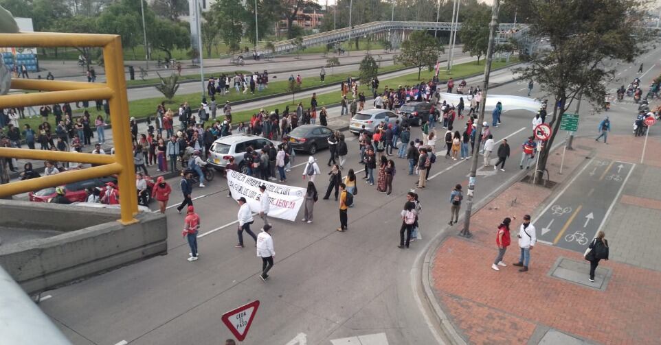 Equipos de Diálogo y de Convivencia acompañaron la manifestación realizada en inmediaciones de la Universidad Nacional, en la cual se ubican estudiantes y personas de la Comunidad Misak.
