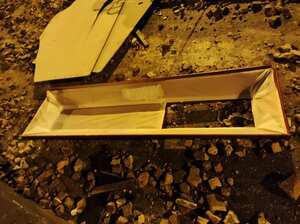 Roban ataúdes para usarlos en disturbios