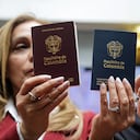 El Gobierno defiende el cambio en la producción de pasaportes mientras crecen los cuestionamientos sobre el origen de las libretas. Foto: Colprensa.