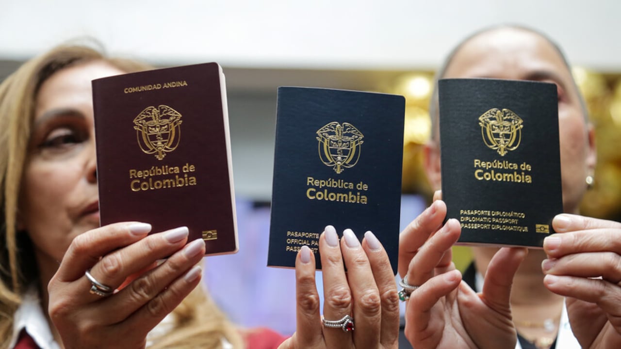 El nuevo modelo de pasaportes en Colombia ha desatado polémica por dudas sobre su implementación y legalidad.