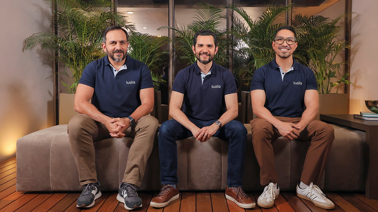 De izquierda a derecha, Pablo Cattólica (CTO), Manuel Alemán (CEO), Rodolfo Lazo (COO). Estos tres extranjeros decidieron emprender en Colombia por el tamaño de su mercado y por su avanzada regulación financiera.