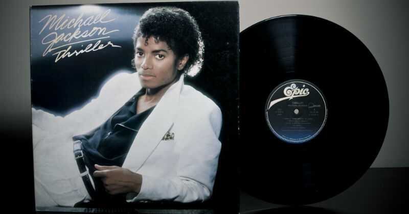 El catálogo musical de Michael Jackson es uno de los más exitosos de la historia. Su álbum Thriller, por ejemplo, es uno de los más vendedores de la historia.