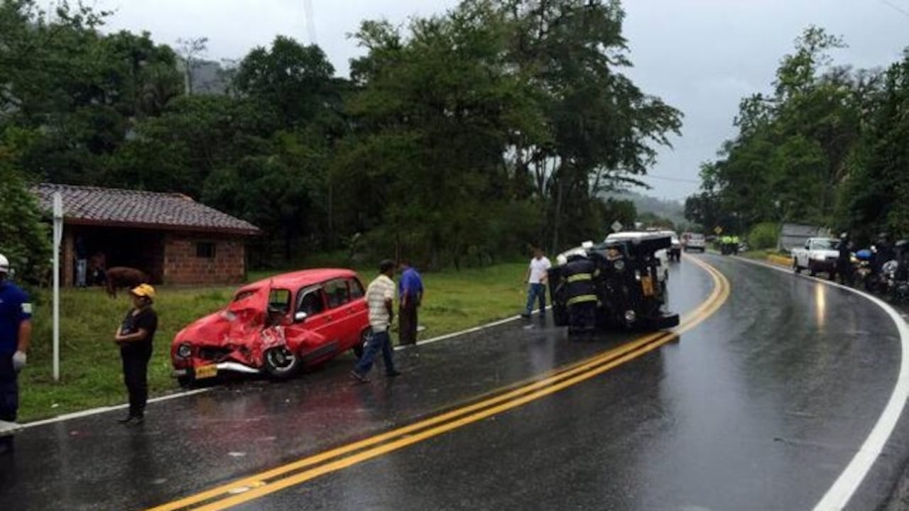 Las autoridades reiteran el llamado a respetar las normas de tránsito para reducir las cifras de mortalidad en las vías colombianas.