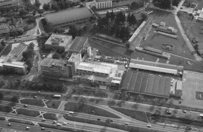 1935. Cra 30, Avenida NQS.