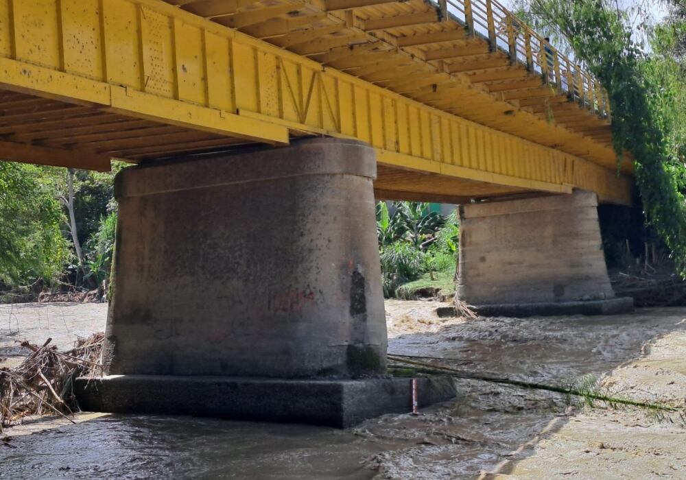 Conductores de carga deberán tomar vías alternas