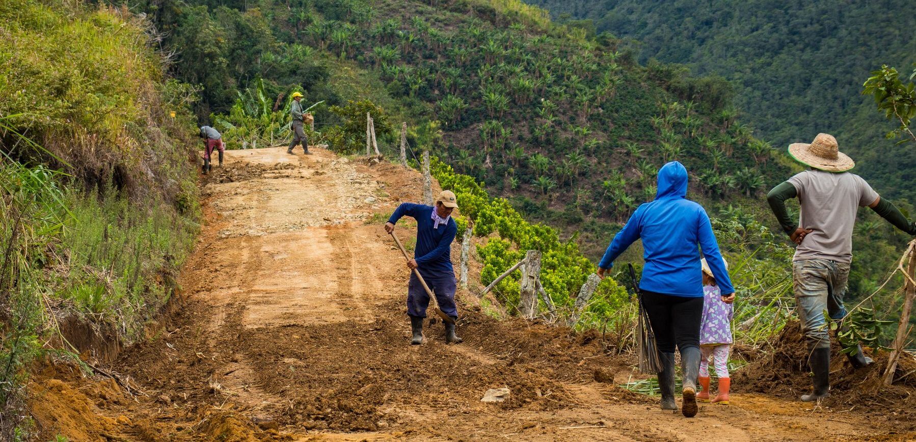 La alcaldía de Argelia, con el apoyo de la comunidad, adelanta el mejoramiento de las vías terciarias de esta zona del suroccidente del Cauca.