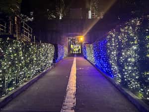 Entrada a la Catedral de Sal de Zipaquirá decorada para Navidad