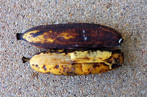 Las frutas se oxidan por el aire.