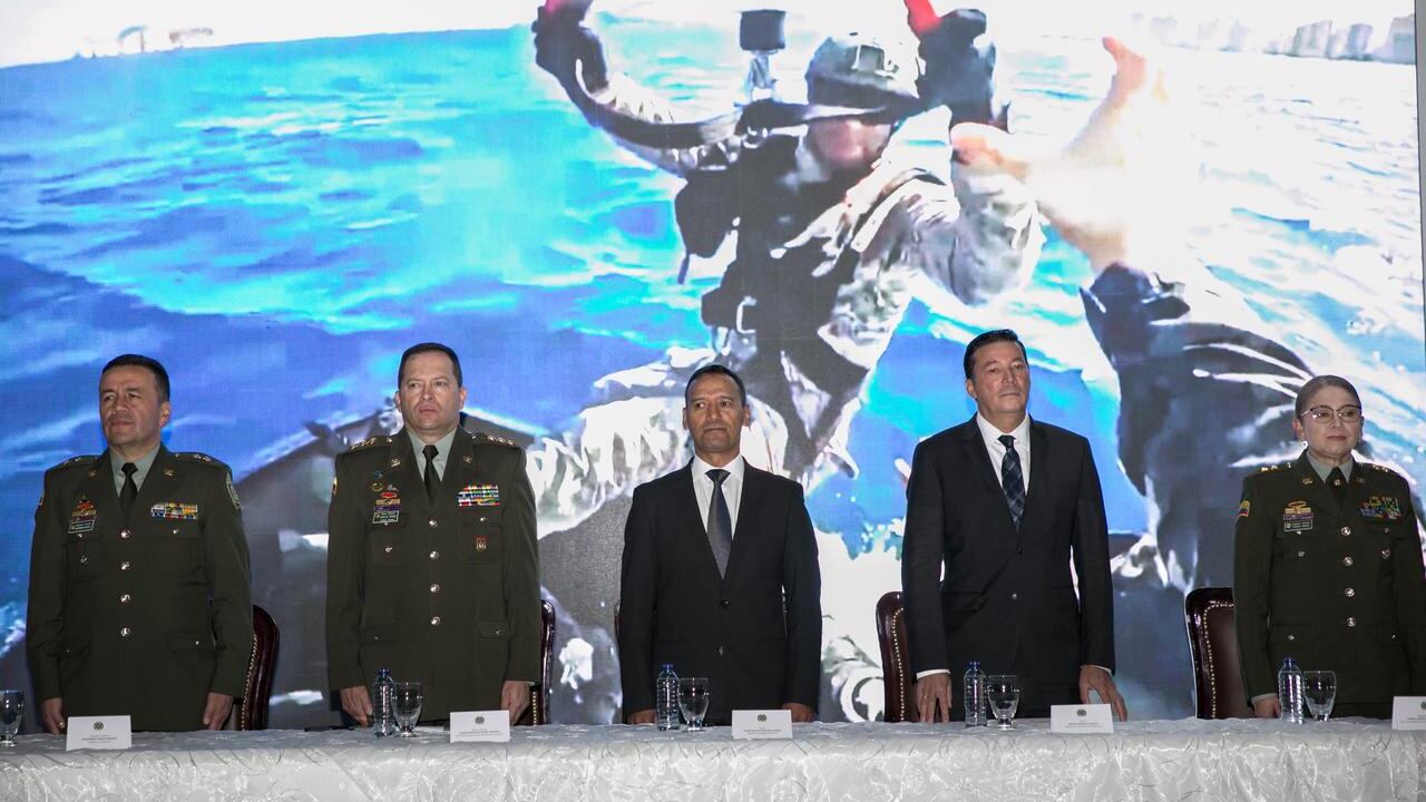 Encuentro del registrador Hernán Penagos con altos mandos de la Policía Nacional