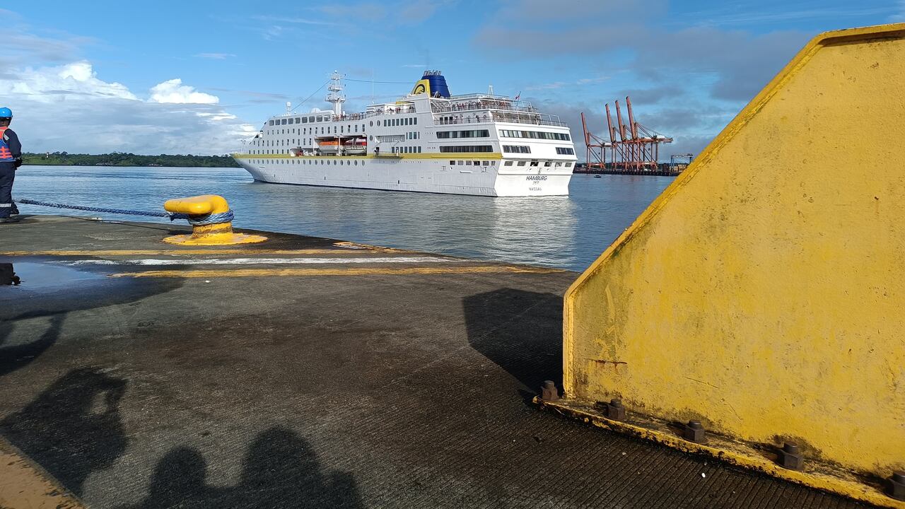 Llegada del primer crucero con 400 turistas al puerto de Buenaventura