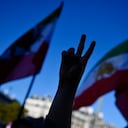 La ONG Iran Human Rights (IHR) ha contabilizado 95 muertos en la represión de las protestas tras la muerte de Amini, de 22 años, que murió bajo custodia el 16 de septiembre de 2022, tres días después de su arresto por la policía en Teherán por presuntamente violar la ley islámica. estricto código de vestimenta de la república para las mujeres. (Foto por JULIEN DE ROSA / AFP)