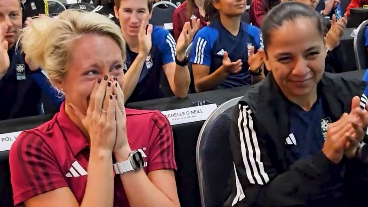 La reacción de Tori Penso al enterarse de su designación como árbitra de la final del Mundial femenino.