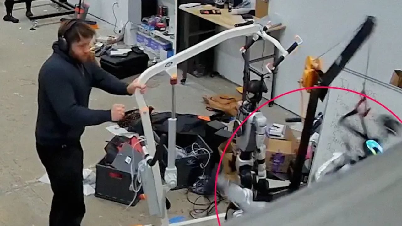 El robot es usado en combate de aparatos humanoides.