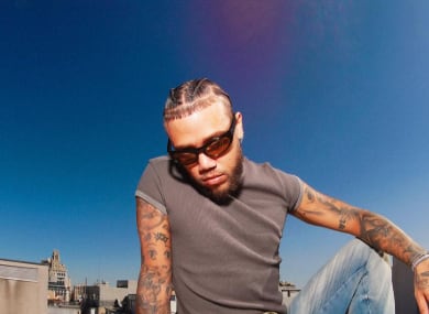 El cantante puertorriqueño habría sido detenido por las autoridades en Miami.