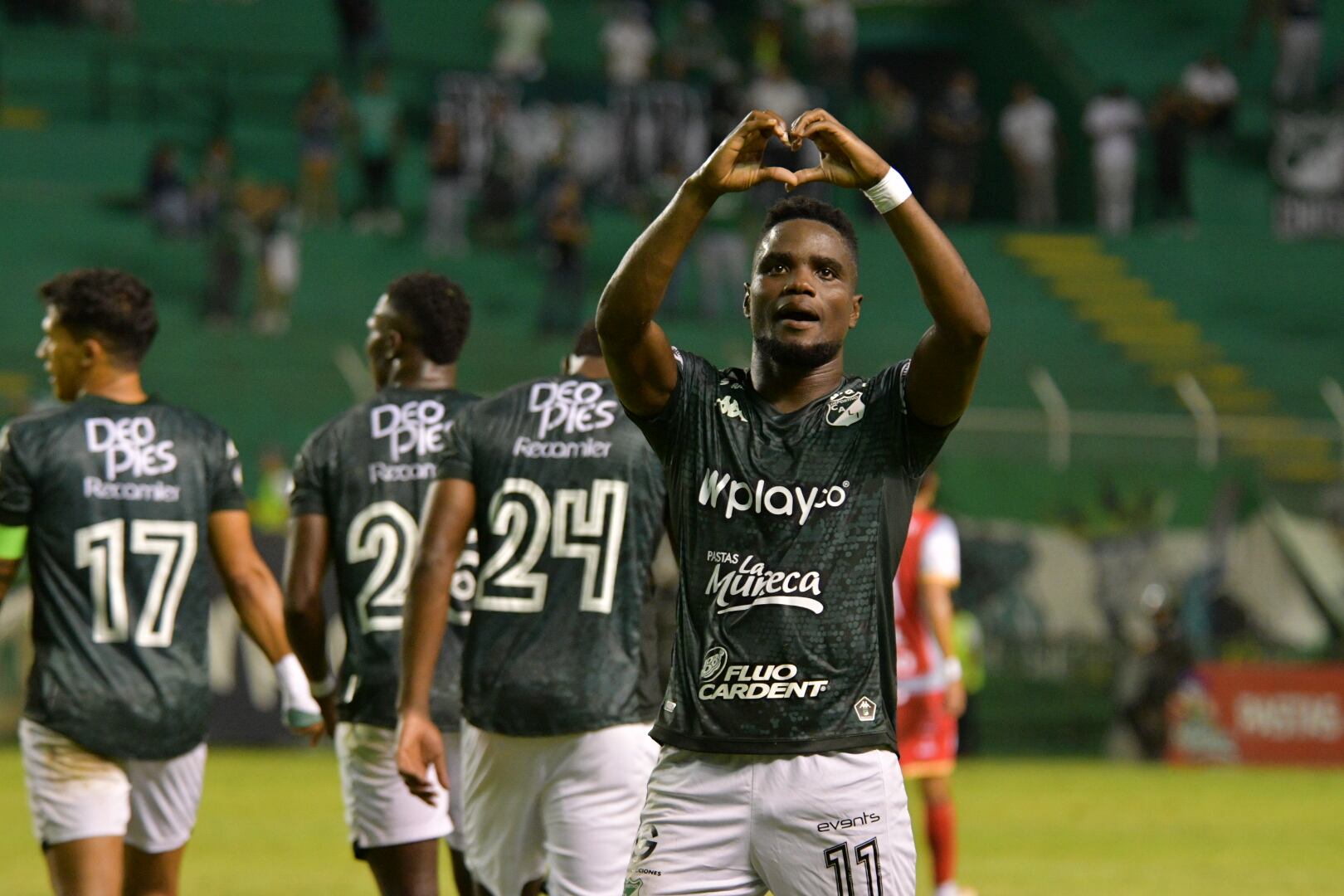 Deportivo Cali celebra su paso a 4 de final por Copa Colombia frente a Fortaleza.