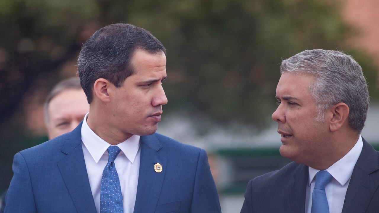 De izquierda a derecha: Juan Guaidó y el expresidente Iván Duque.