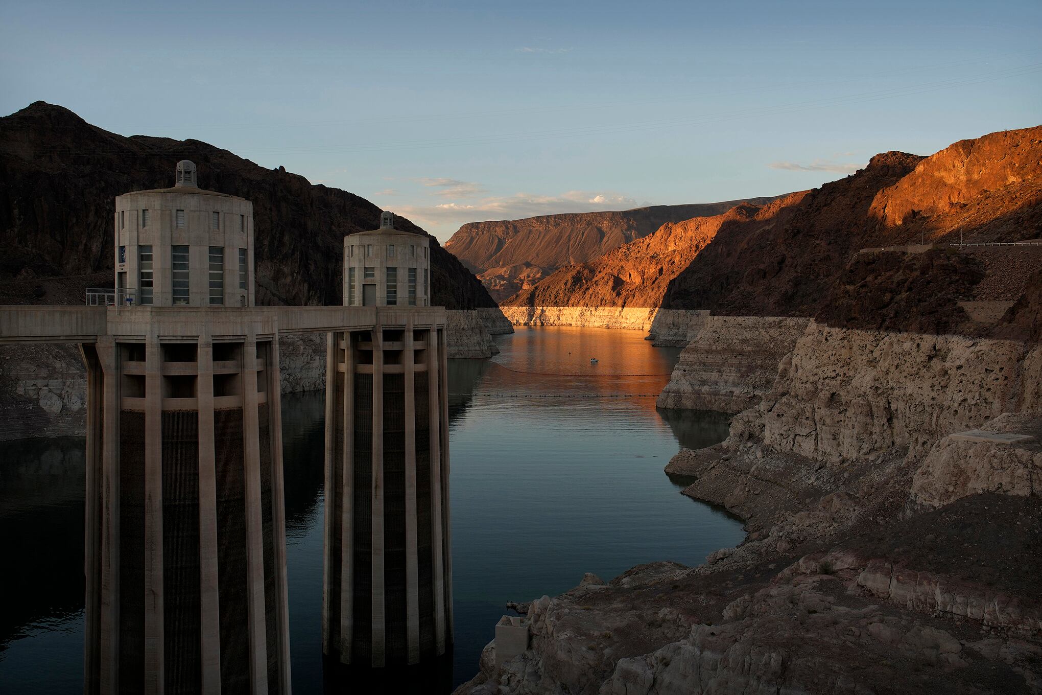 En imágenes: El agua del lago Mead ha llegado al nivel mas bajo desde que el lago se llenó inicialmente hace más de 80 años