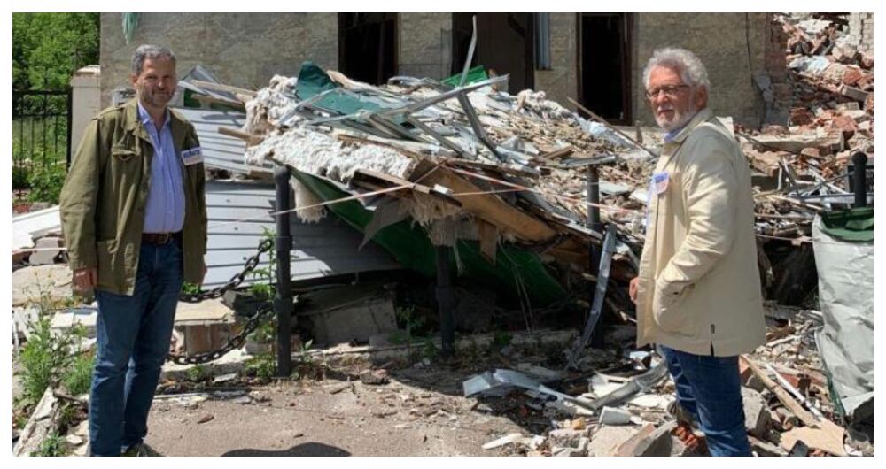 El excomisionado de paz Sergio Jaramillo y el escritor Héctor Abad Faciolince