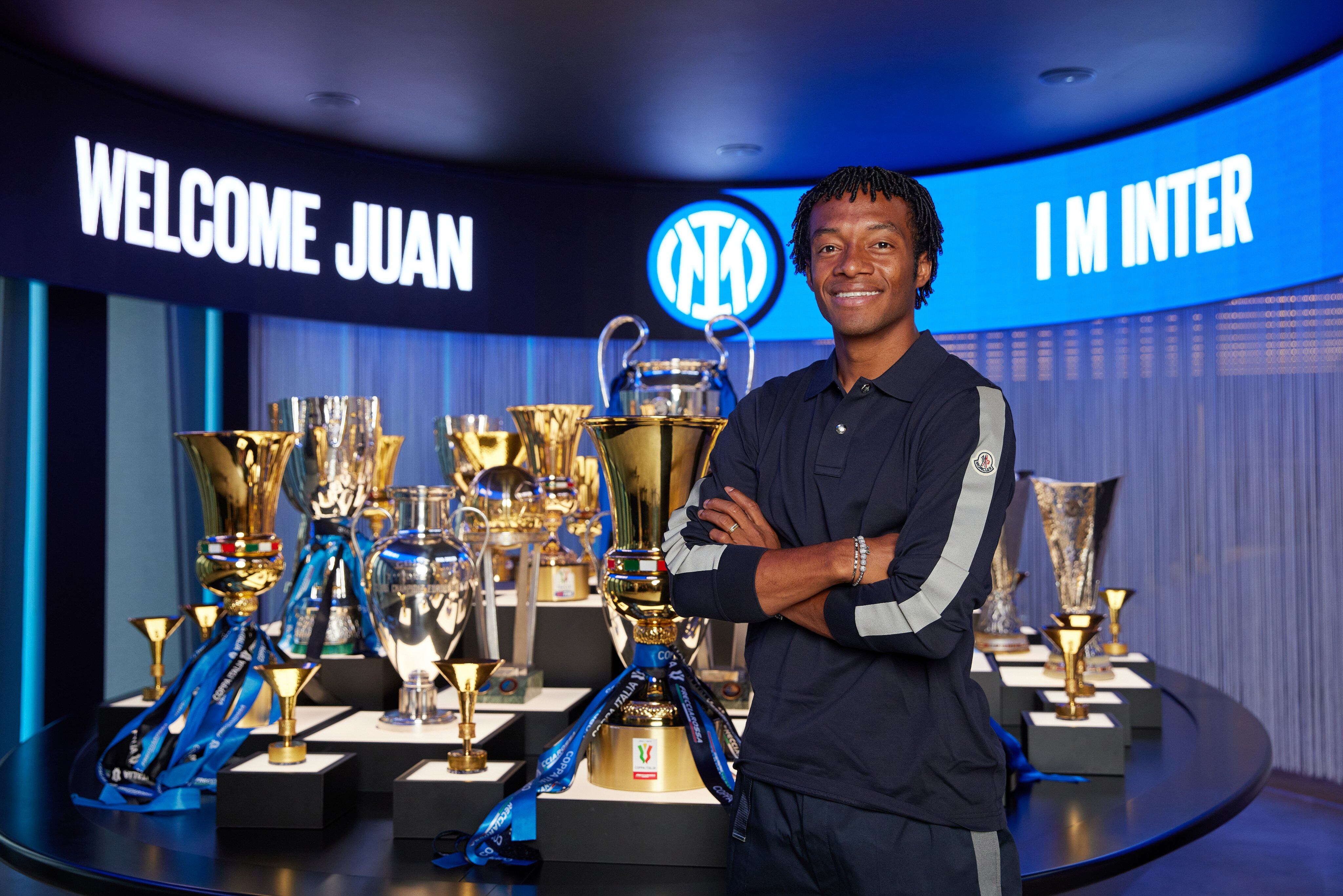 Juan Guillermo Cuadrado fue presentado por el Inter de Milán, este miércoles.