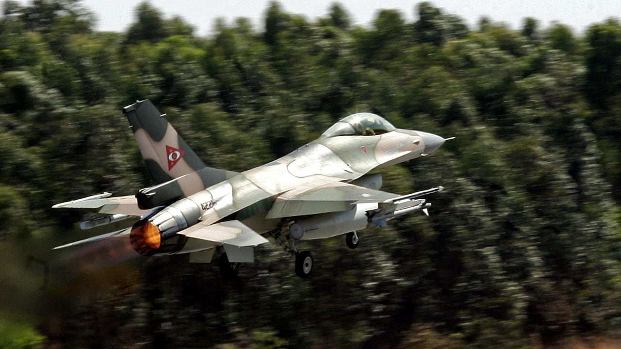 Un avión F-16 de la Fuerza Aérea Venezolana