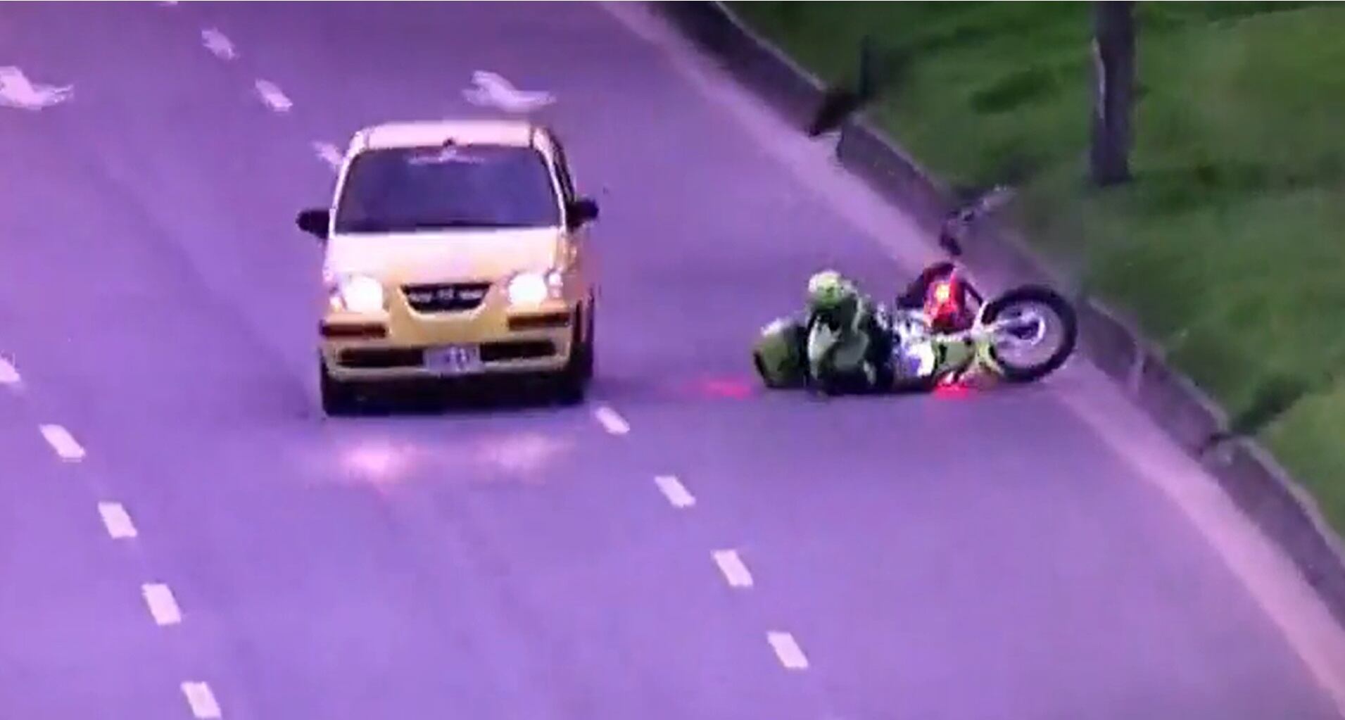 Hasta el momento no se sabe el estado del policía.