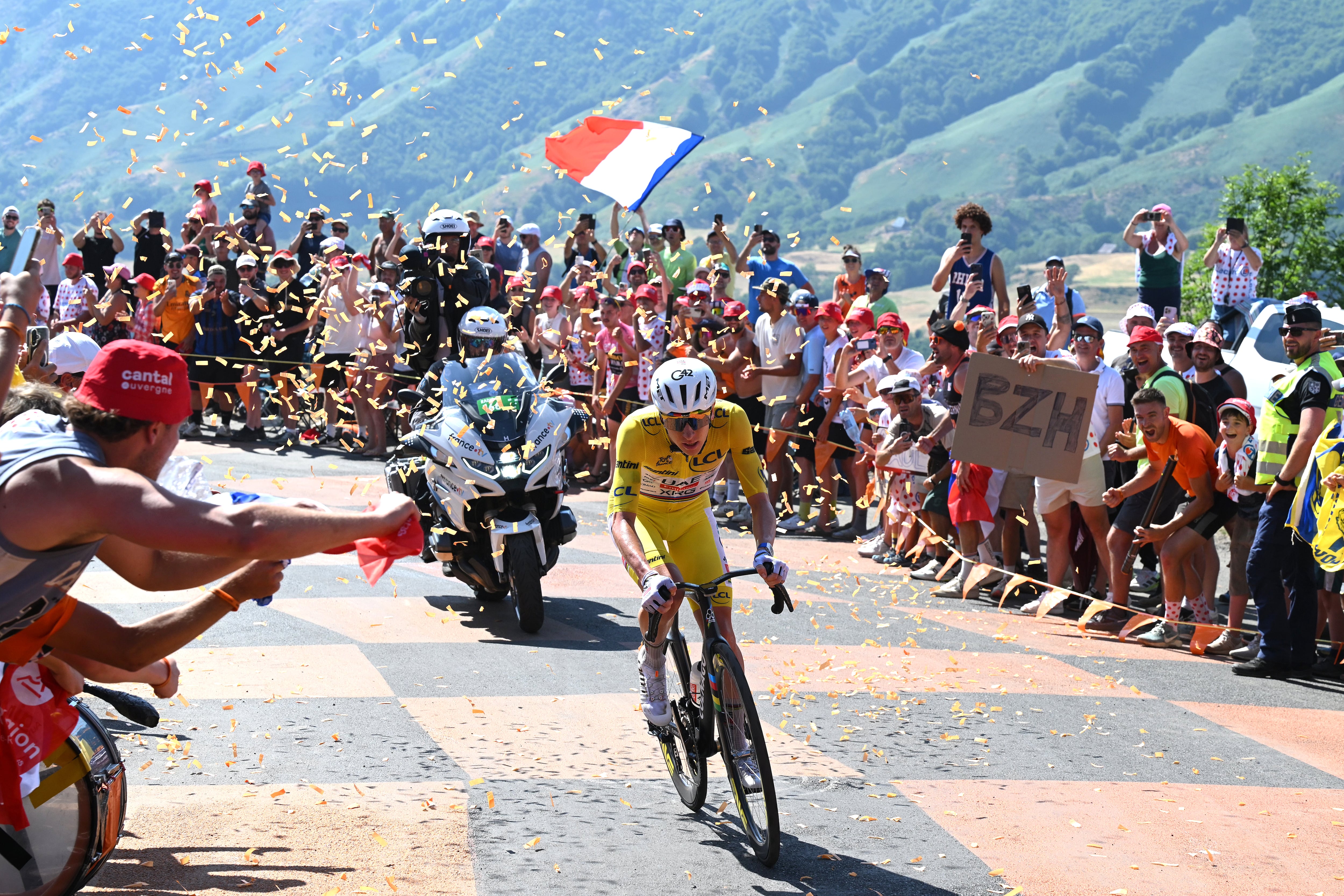Tadej Pogačar triunfó en solitario en la etapa 10 del Tour de Francia 2026
