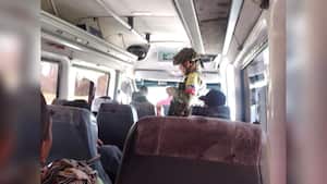 Disidencias pidiendo documentos en el Cauca.