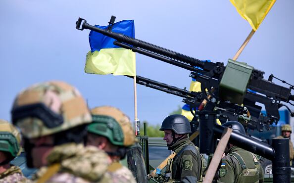 El presidente de Ucrania, Volodímir Zelenski, admitió este jueves que su ejército necesita más tiempo para lanzar una contraofensiva de gran alcance contra las fuerzas de ocupación rusas, en una entrevista difundida este jueves por la BBC. (Photo credit should read Kaniuka Ruslan / Ukrinform/Future Publishing via Getty Images)
