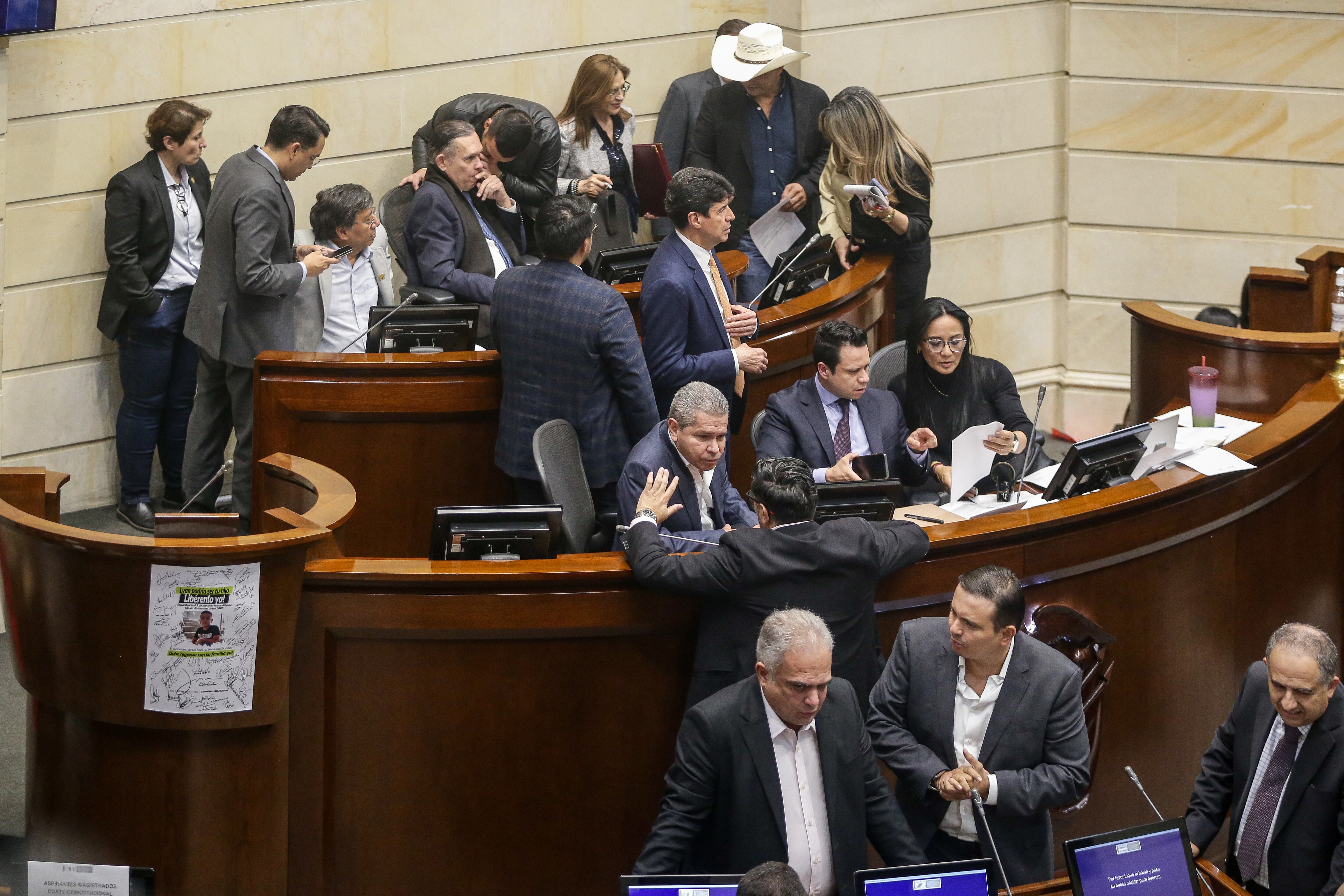 Bogotá. Mayo 20 de 2025.Ambiente  previo a la votación y elección del nuevo magistrado de la Corte Constitucional en la Plenaria de Senado. (Colprensa - Catalina Olaya)