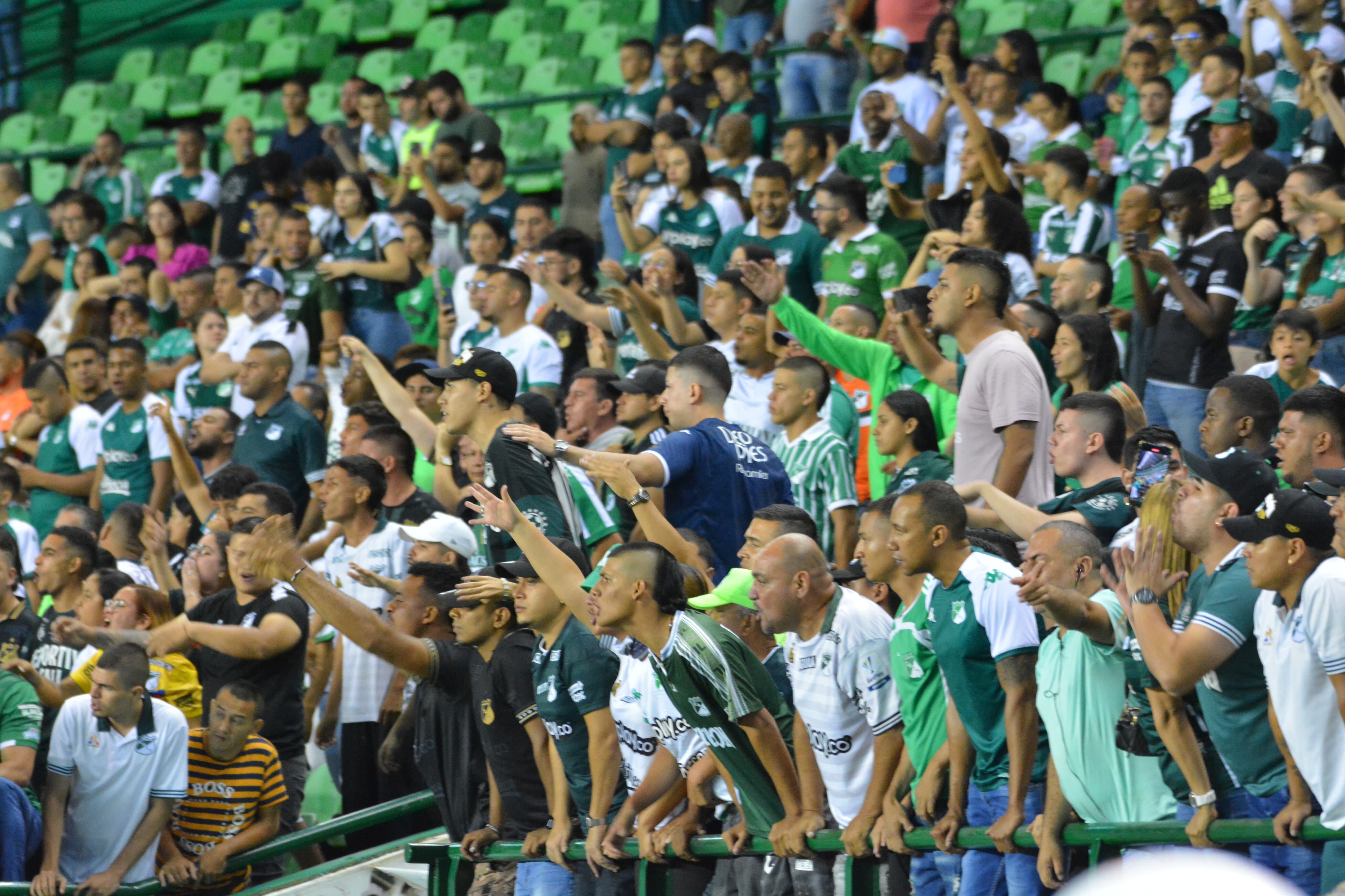 Hinchas del Deportivo Cali, furiosos por el mal momento del equipo.