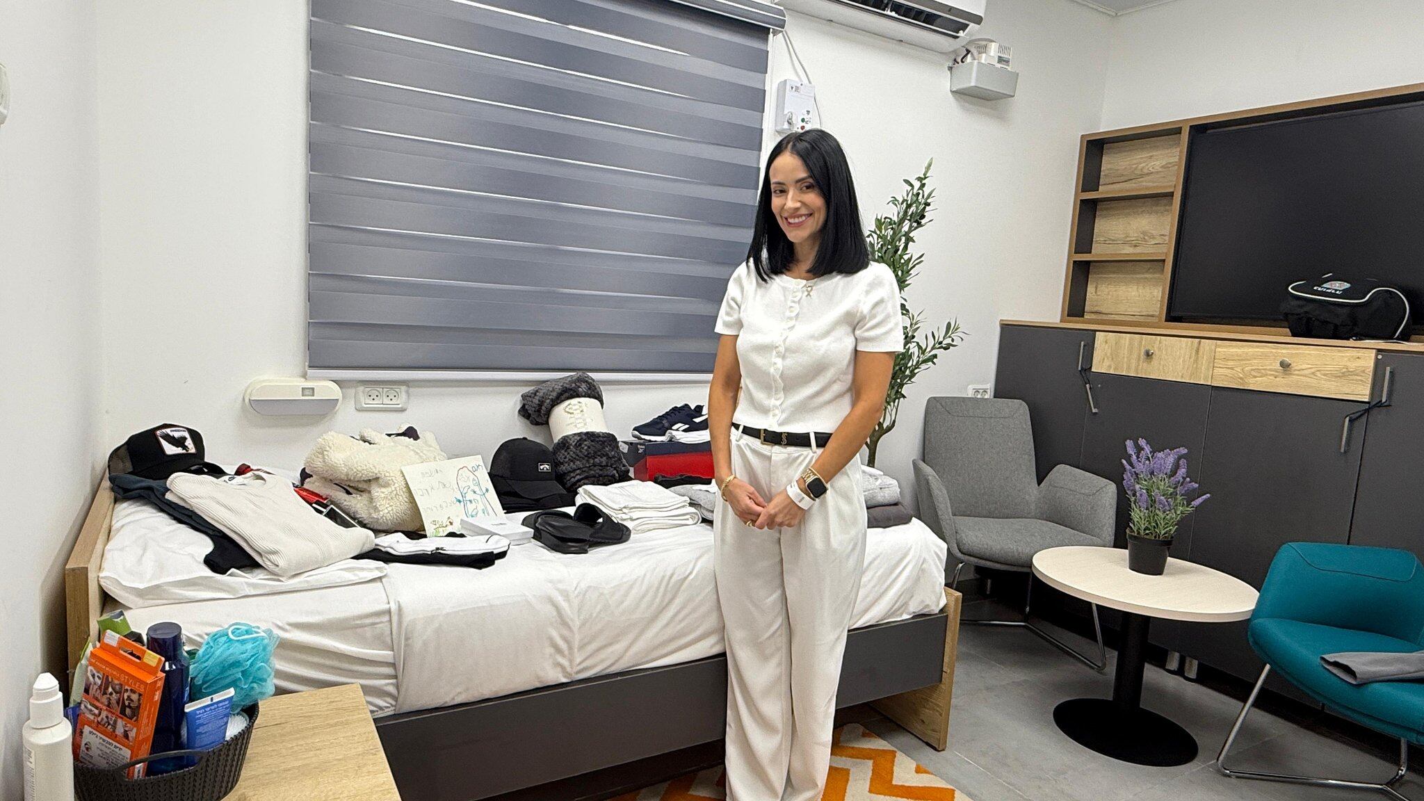 Rebecca preparó todo para recibir a Elkana.